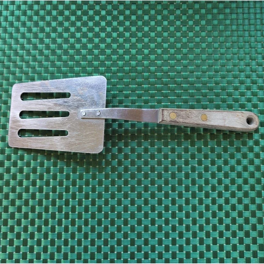 Robinson Knife Co Spatula Short Slotted Stainless Wood Hndl *Slight L/R Wobble*